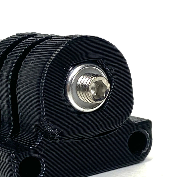 Soporte para cámara de acción impreso en 3D CineMah de NewBeeDrone con hardware M5