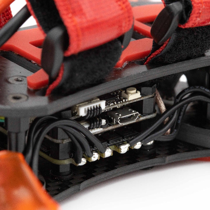 Avión de carreras EMAX BUZZ Freestyle BNF 2400kv 4s Frsky