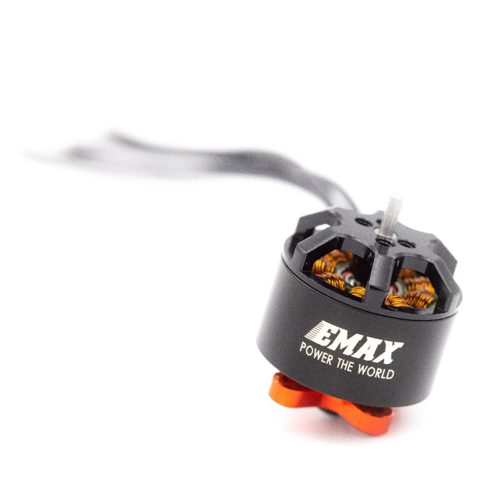 Motor sin escobillas EMAX RS1408 Proformance de 2300 KV