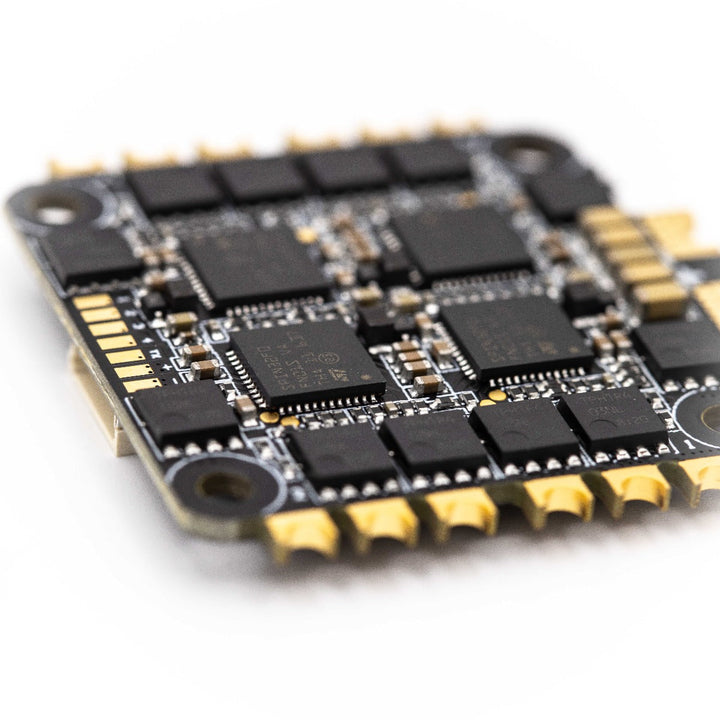 EMAX F4 Magnum II - 4in1 ESC 35amp 3-6s BlHeli 32 Dshot 1200